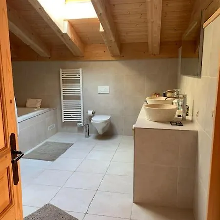 Gorgeous 4 Bedroom Modern Glacier View Chalet 아파트 *