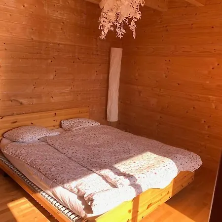 아파트 Gorgeous 4 Bedroom Modern Glacier View Chalet 레디아블러레