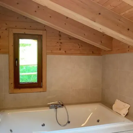 아파트 Gorgeous 4 Bedroom Modern Glacier View Chalet *